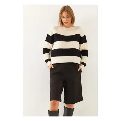 Bianco Lucci Women's Crew Neck Striped Knitwear Sweater