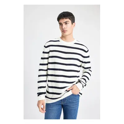 DEFACTO Men's Standard Fit Regular Cut Crew Neck Knitwear Striped Sweater