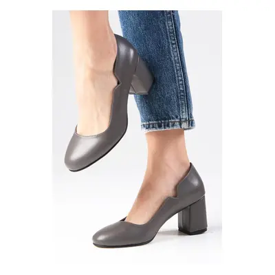 Mio Gusto Keira Women's Gray Color Round Toe Heeled Shoes