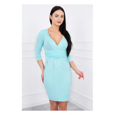 Fitted dress with a cut-out under the bust mint