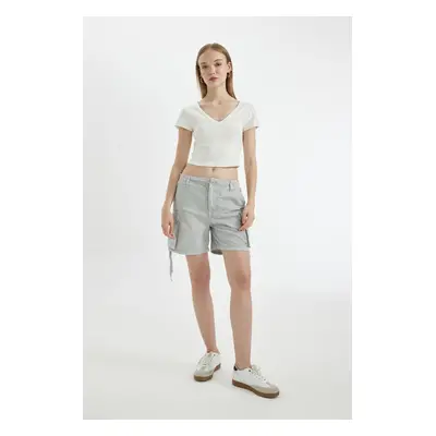 DEFACTO Cool Regular Fit Normal Waist Short Leg Gabardine Shorts