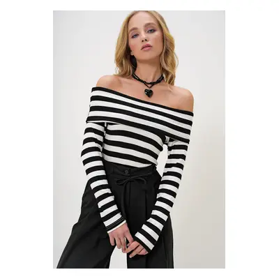 Trend Alaçatı Stili Women's Black Madonna Collar Striped Lycra Knitted Blouse