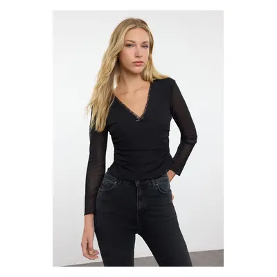 Trendyol Black Bowknot Fitted/Body-Smoothing V-Neck Flexible Knitted Blouse