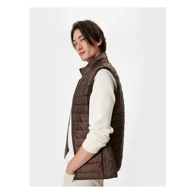 Koton Puffer Vest Slim Fit Stand Collar Pocket Detail