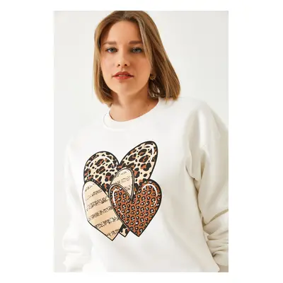 Bianco Lucci Women's Leopard Three Hearts Printed Sweatshirt