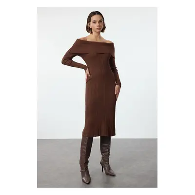 Trendyol Brown Midi Knit Basic Carmen Collar Dress