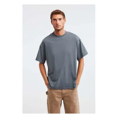 GRIMELANGE Jett Men's Oversize Fit 100% Organic Cotton Thick Textured Crew Neck Light Gray T-shi