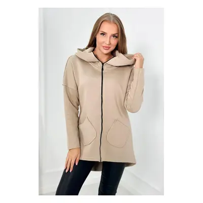 Insulated sweatshirt with a longer back and pockets light beige