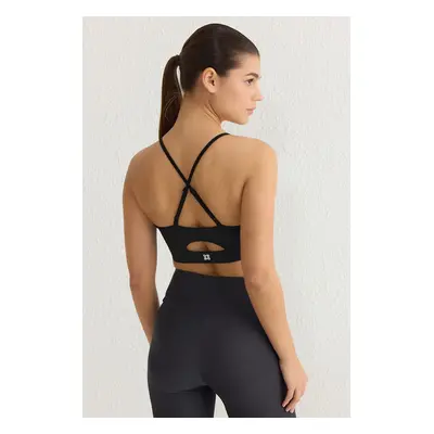 Trendyol Black Back Window/Cut Out Detailed Supported/Shaping Knitted Sports Bra