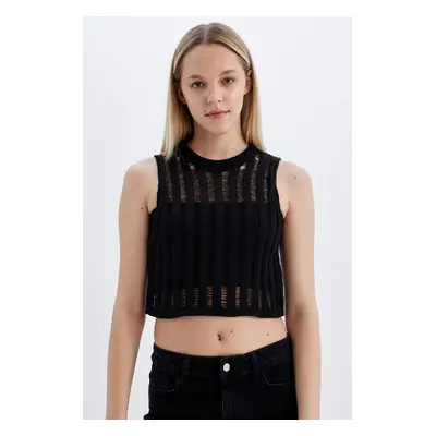 DEFACTO Regular Fit Crop Crew Neck Crochet Tank Top