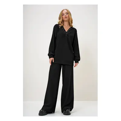 Trend Alaçatı Stili Women's Black V-Neck Snap Detailed Crepe Blouse and Wide Leg Trousers Set