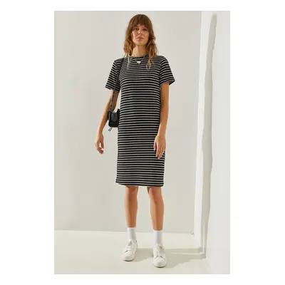 Bianco Lucci Women's Striped Seersucker Dress