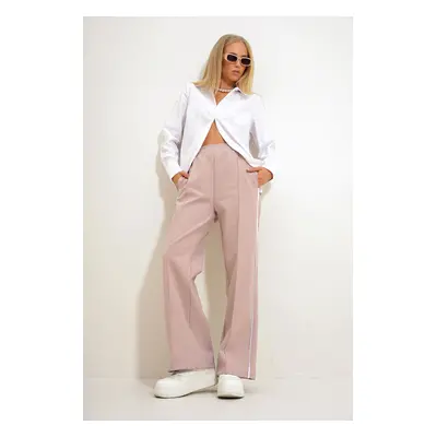 Trend Alaçatı Stili Women's Powder Side Stripe Front Grass Double Pocket Retro Trousers