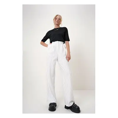 Trend Alaçatı Stili Women's White Double Pocket Pleated Striped Palazzo Pants