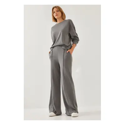 Bianco Lucci Women's Trousers Grass Bottom Top Set