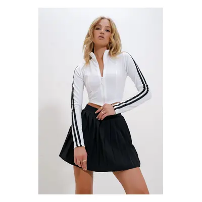 Trend Alaçatı Stili Women's White Front Zippered Striped Crop Blouse