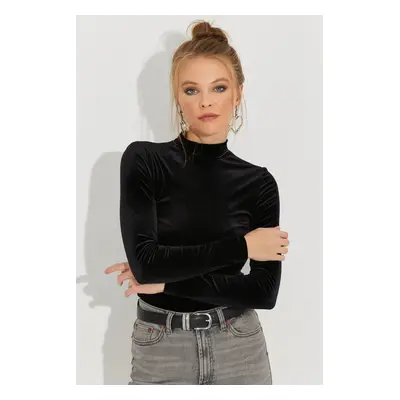 Cool & Sexy Women's Black Velvet Blouse