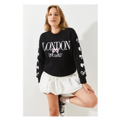 Bianco Lucci Women's Triple Thread Raised London Life Graphic Print Sweatshirt MBHS004