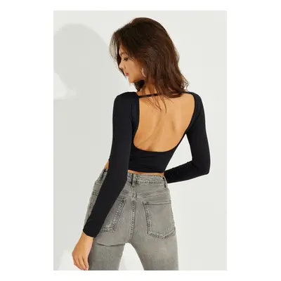 Cool & Sexy Women's Black Open Back Crop Blouse CY430