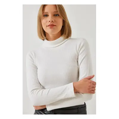 Bianco Lucci Women's Turtleneck Report Basic Blouse