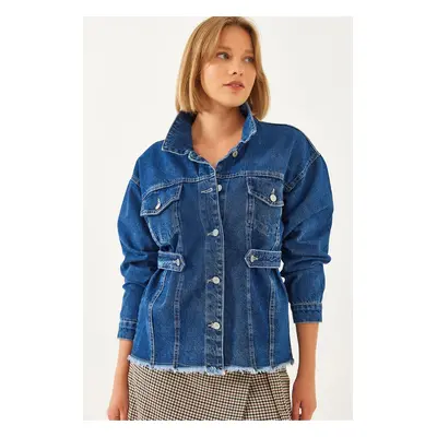 Bianco Lucci Women's Belt Detailed Denim Jacket