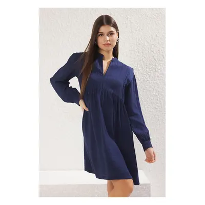 Trendyol Navy Blue Relaxed Cut V Neck Mini Woven Dress