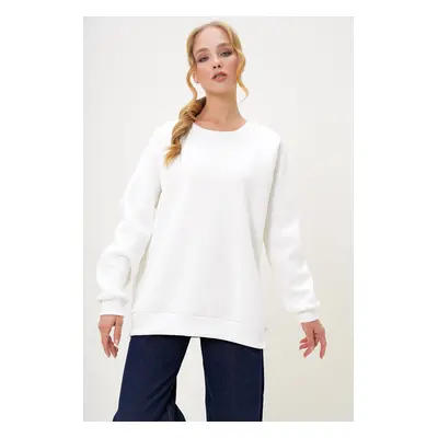 Trend Alaçatı Stili Women's White Crew Neck Raglan Sleeve Three Thread Raised Basic Sweatshirt