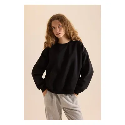 DEFACTO Cool Oversize Fit Wide Pattern Crew Neck Basic Plain Thick Fabric Sweatshirt