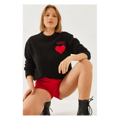 Bianco Lucci Women's Crew Neck Heart Embroidered Knitwear Sweater