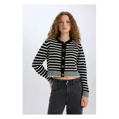 DEFACTO Coool Regular Fit Striped Crew Neck Buttoned Knitwear Cardigan