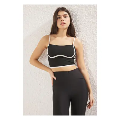 Trendyol Black and White Piping Detailed Backing/Shaping Knitted Sports Bra