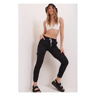 Trend Alaçatı Stili Women's Black Sweatpants with Elastic Waist And Legs. Stitching Detail Two T