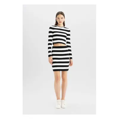 DEFACTO Cool Slim Fit Slim Cut Elastic Waist Striped Mini Knit Skirt