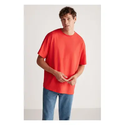 GRIMELANGE Jett Men's Oversize Fit 100% Organic Cotton Thick Textured Crew Neck Red T-shirt