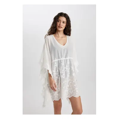 DEFACTO Fall in Love V-Neck Printed White Kimono