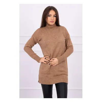 Sweater with stand-up collar camel