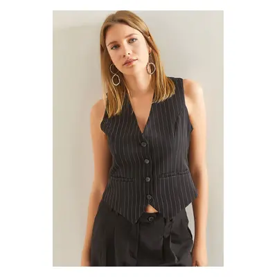 Bianco Lucci Women's V-Neck Flato Pocket Woven Vest