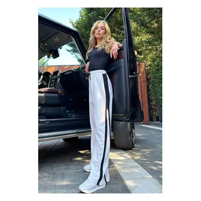 Trend Alaçatı Stili Woman's White Side Striped Palazzo Sweatpants