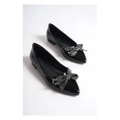 Capone Outfitters Women's Pointed Toe Flats with Bow and Stones.