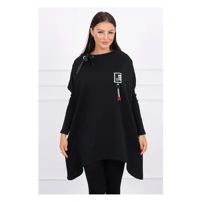 Oversized sweatshirt with asymmetrical sides black