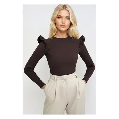 Trend Alaçatı Stili Women's Brown Half Turtleneck Sweater with Ruffle Shoulders