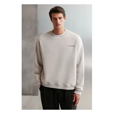 GRIMELANGE Bryan Men's Soft Fabric Thread Oversize Loose Cut Round Neck Printed Gray Sweatshirt