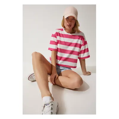 Happiness İstanbul Women's White Pink Crew Neck Striped Crop Knitted T-Shirt