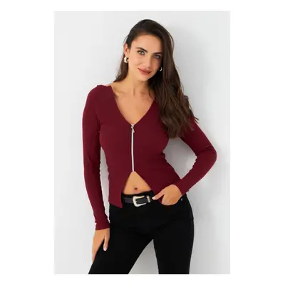 Cool & Sexy Women's Burgundy Zippered Camisole Blouse