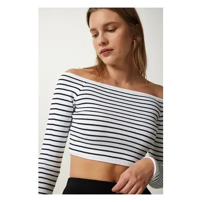 Happiness İstanbul Women's White Square Neck Striped Crop Blouse