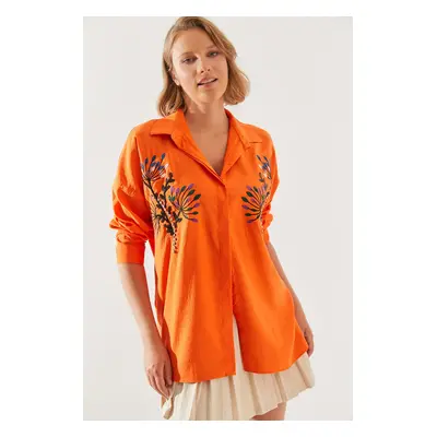 Bianco Lucci Women's Stone Leaf Embroidered Oversize Shirt