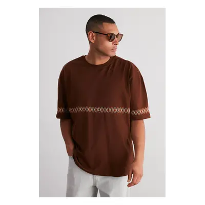 Trendyol Brown Oversize/Wide Cut Embroidered 100% Cotton T-Shirt