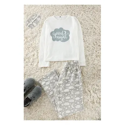 Trendyol White Cotton Galaxy Patterned Slogan Knitted Pajama Set