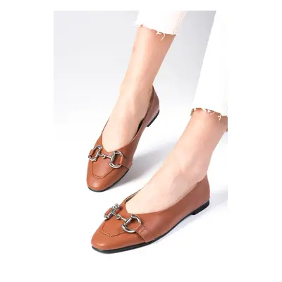 Mio Gusto Aretha Plain Women's Flat Shoes with Chain Accessories and Flat Toes.