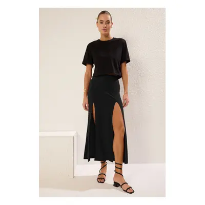 Trendyol Black A-line/Bell Flexible Maxi Knitted Skirt with Opening Slit